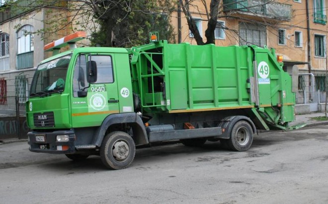 ADI Deșeuri va vota rezilierea contractului cu Rosal pentru colectarea gunoiului menajer