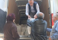 Primaria Ploiesti a oferit pensionarilor 2300 de pachete cu daruri de Paste