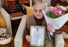 Primaria Ploiesti a sarbatorit-o pe Elena Luscan, la implinirea varstei de 100 de ani. Ce cadou i-a oferit municipalitatea