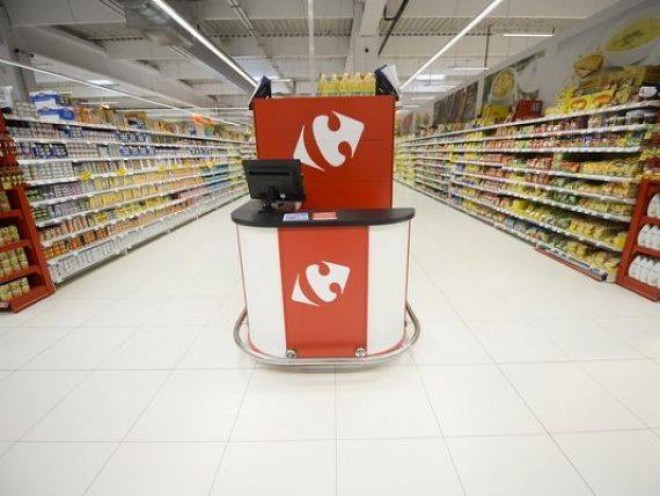 Premiera. Carrefour introduce in magazine primul produs al carui pret este stabilit de cumparatori
