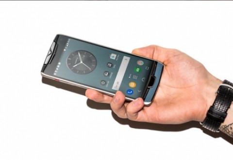Vertu a lansat un nou telefon de mii de dolari! Cum arata smartphone-ul pentru oamenii bogati