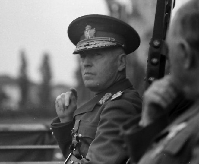 De ce s-a opus mareşalul Antonescu alianţei cu ruşii în 1944. „Numai un nebun ar putea accepta o asemenea condiţie&quot;