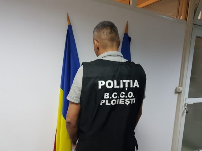 Traficanți de substanțe psihoactive prinși la Ploiești, după ce tatăl unui consumator s-a prezentat la Poliție
