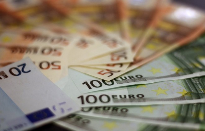 Leul se prăbușește: Un nou MAXIM istoric pentru euro, a patra zi consecutiv