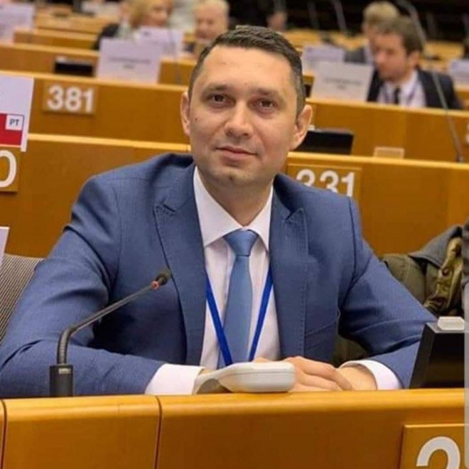 La multi ani, Bogdan Toader! Presedinte Consiliului Judetean Prahova implineste astazi 37 de ani