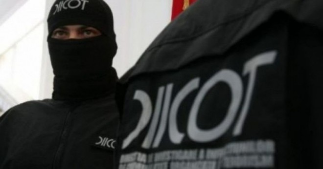 DIICOT le-a strigat fericirea unor drogangii din Prahova. Retea de distribuitori, destructurata de politisti