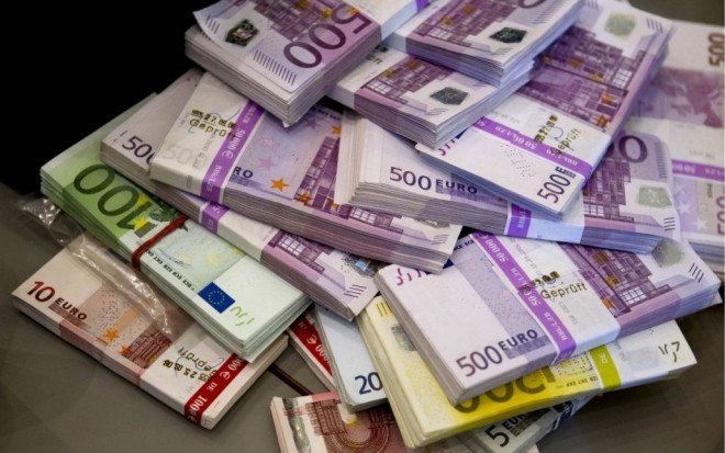 Plățile în numerar care depășesc 10.000 euro vor fi interzise în UE