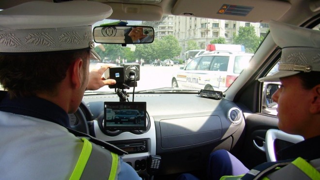Codul Rutier 2022 se SCHIMBĂ – se intalează camere de supraveghere la nivel naţional, un nou sistem de amenzi pentru şoferi și indicatoare de avertizare privind radarul