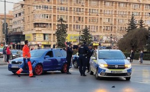 Autospecială a poliţiei, implicată într-un accident rutier în Ploieşti