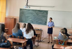 Actiune IJP Prahova in scolile din judet. 500 de elevi au invatat notiuni de baza din codul penal