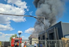 Incendiu devastator la Therme Bucuresti. Risc de propagare