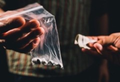 Pedepse mai mari pentru traficanții de droguri - Închisoare de la 7 la 15 ani, potrivit proiect adoptat de Senat