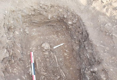Prahova/ Morminte din Epoca Bronzului, descoperite pe un camp de langa Auchan. Ce era ingropat langa persoanele decedate