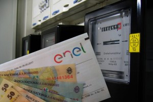 România revine la piaţa reglementată. Preţuri fixe la energie electrică din ianuarie 2023 / Cât ne va veni factura anul viitor