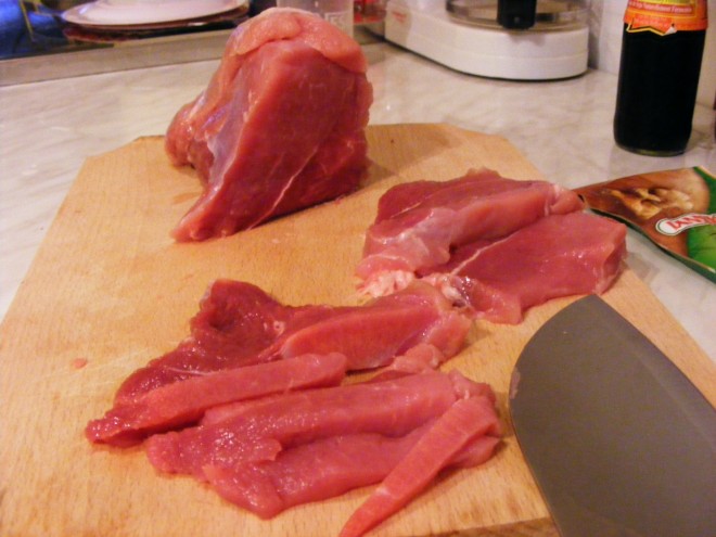 Carnea de porc, mai IEFTINĂ de sărbători. Preţurile, mai mici cu 5%