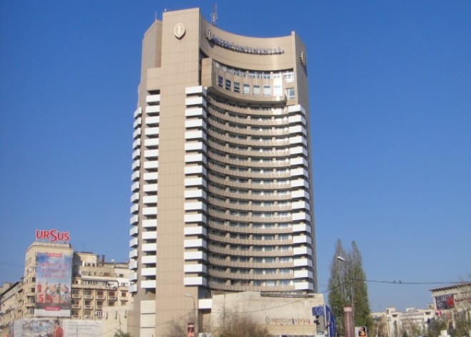 Un bărbat s-a aruncat de pe Hotelul Intercontinental din Bucureşti