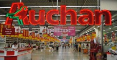 Auchan, amendat cu 30.000 de lei dupa ce OPC a descoperit alimente expirate. 18 clienti au ajuns la spital cu toxiinfectie alimentara