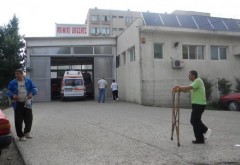 Elevă de la Colegiul Elie Radu transportată de urgență la spital