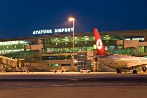 MAE: Starea de urgenta nu are ca efect direct restrictionarea libertatii de circulatie a turistilor in Turcia