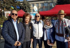 Mircea Cosma si Ludmila Sfirloaga, alaturi de basarabenii din raionul Calariasi la festivalul &quot;Toamna de Aur&quot;
