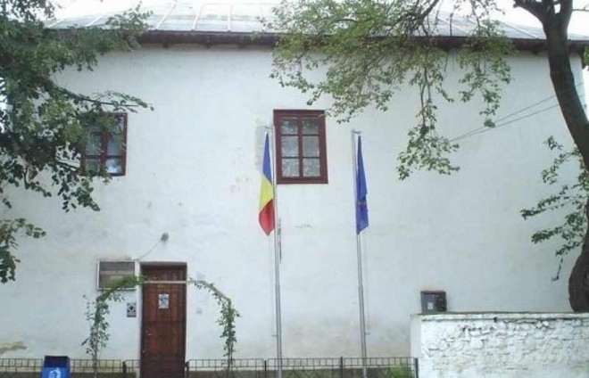 UPDATE Incendiu la Muzeul Sătesc Sângeru