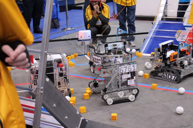 15 elevi militari de la Breaza participă la concursul de robotică &quot;First Tech Challenge&quot;