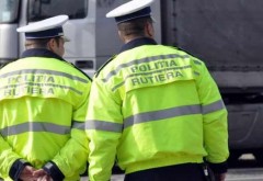 Doi poliţişti din Prahova, condamnaţi definitiv la închisoare pentru că luau mită de la şoferi