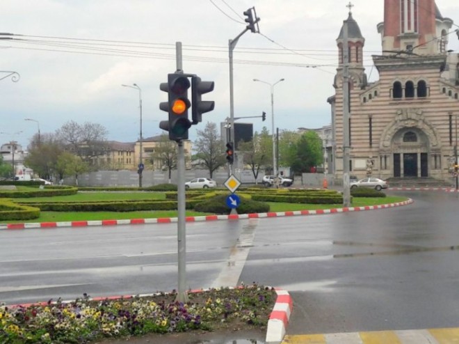 Avem sau nu nevoie de semafoare in rondul de la Catedrala? Primaria crede ca NU