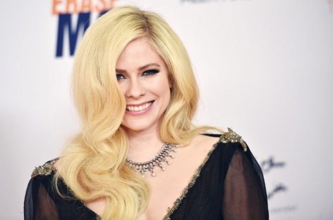 Avril Lavigne lansează un nou album după ce a supraviețuit bolii Lyme