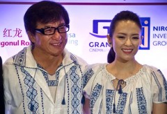 Surpriză totală. Jackie Chan a apărut îmbrăcat ”româneşte”: ”Este îndrăgostit de ia românească”.