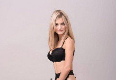 O tânără de 18 ani din Italia îşi vinde virginitatea! Blonda cere o sumă colosală pe care vrea să o folosească pentru...