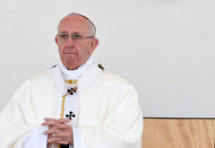 Gestul incredibil făcut de Papa Francisc, atunci când o polițistă a căzut de pe cal