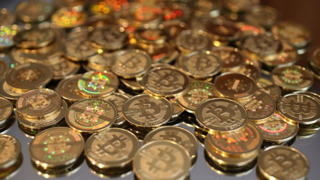 Bitcoin a ajuns la cea mai mare valoare din istorie. De ce îl aleg investitorii și care sunt riscurile