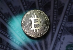Bitcoin a atins valoarea de 34.000 de dolari, apoi a urmat o scădere ușoară