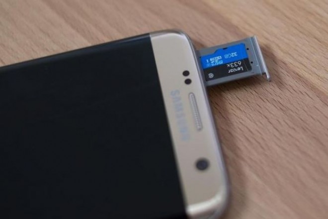 Samsung a prezentat inlocuitorul cardului microSD! Este primul din lume de acest fel
