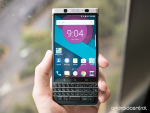 BlackBerry prezintă Mercury, ultimul telefon produs de propria divizie hardware