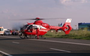Accident grav la Bucov. O soferita a fost transportata cu elicopterul la Bucuresti