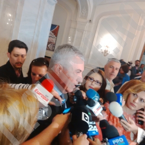 Incident fără precedent la PNL: Tariceanu a fost DAT AFARĂ din ședința PNL