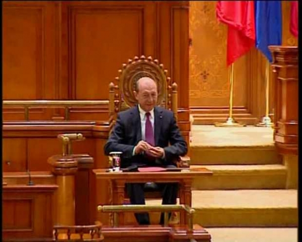 Teoria lui Ponta: De ce loveste Basescu cu toata forta