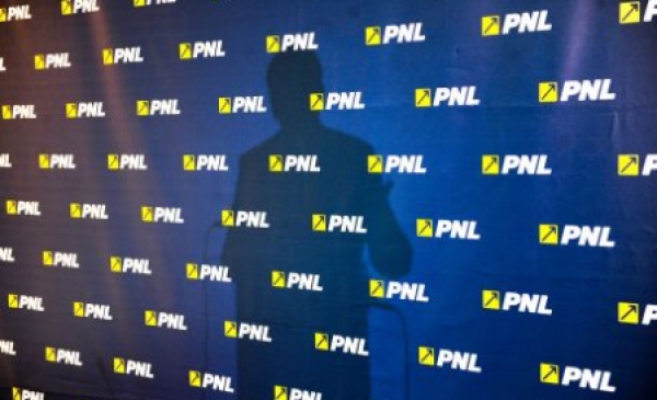 Răscoală în PNL Prahova împotriva fuziunii cu PDL