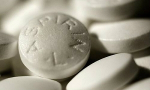 Studiu: O aspirina pe zi ar putea reduce semnificativ riscul aparitiei cancerului 