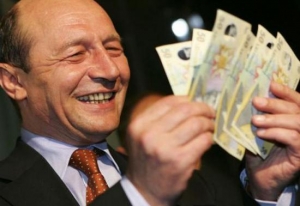 Cât s-a îmbogăţit Băsescu într-un an? Iată declaraţia de avere a preşedintelui