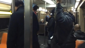 Ce se întâmplă când un şobolan pătrunde în vagonul unui metrou, la New York. Reacţia călătorilor, VIRAL pe Internet (VIDEO) 