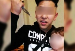 Îngrozitor! Fetiţă ameninţată cu cuţitul, live pe Facebook. Fetiţa este dezbrăcată, iar în jurul ei sunt mai mulţi bărbaţi