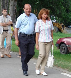 Traian Basescu rupe tacerea. Fostul presedinte a vorbit pentru prima data despre divort: &quot;Este umilitor&quot;