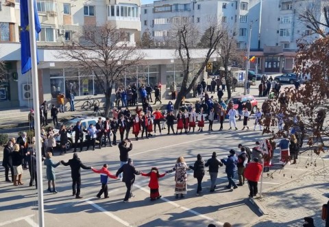 24 ianuarie. Manifestari in mai multe localitati din Prahova, in prezenta parlamentarilor si consilierilor PSD, SMV Ploiesti si AESPN