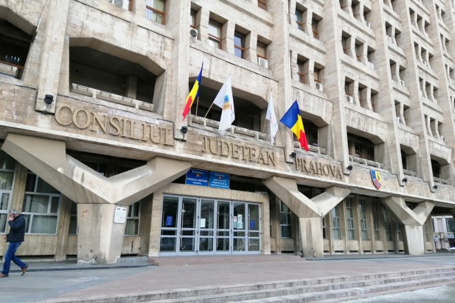 Consiliul Județean Prahova își trimite angajații la cursuri anticorupție. Cat costă pachetele de servicii