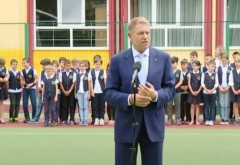 Ce spune președinția în cazul copiilor folosiți pentru imaginea lui Iohannis, la Buzău: A fost un demers spontan, din dorința copiilor și a profesorilor de a interacționa cu Președintele României
