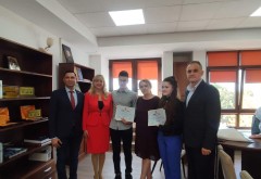 De Ziua Educatiei, prefectul Virgiliu Nanu a premiat elevii cu rezultate exceptionale