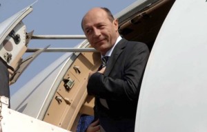 Traian Băsescu, aterizare de URGENTA la Sibiu